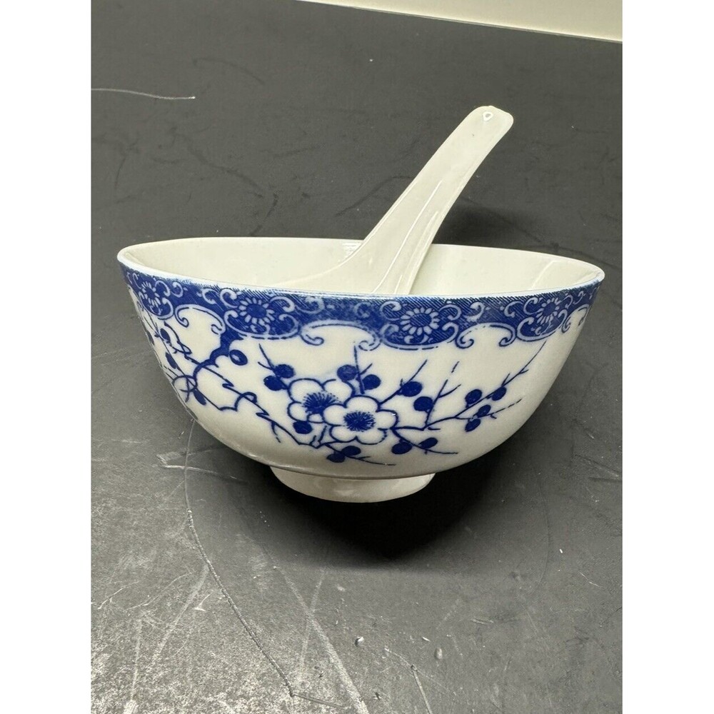 Rice Soup Bowls & Spoons Asian Floral Blue & White  Pattern Vintage Taiwan